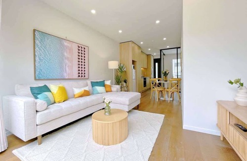 Grey Lynn Condo | Tranquil Townhouse 2BR & 1 Study with Free Parking