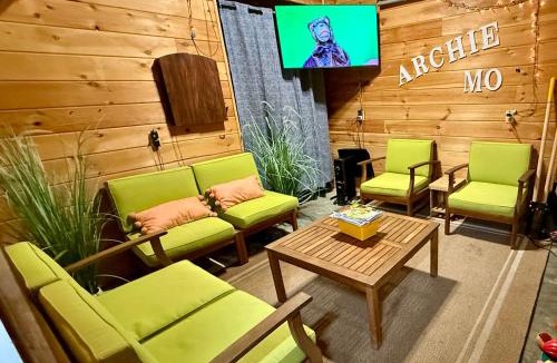 Archie Villa | Tranquil Trailside Stay