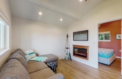 Allyn-Grapeview Apartment | Tranquil Treasure