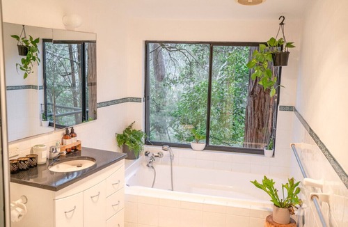 Hornsby House | Tranquil Treehouse Retreat