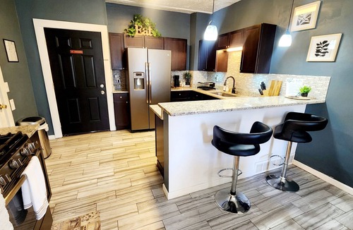 Tremont Apartment | Tranquil Tremont-Stay 3 nights & Enjoy 25% off 4th night