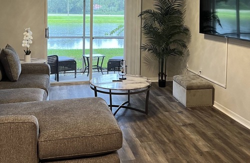 County Line Coalition Apartment | Tranquil Trendy 1br/1bth Lakefront Unit