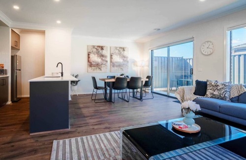 Truganina House | Tranquil Truganina Escape