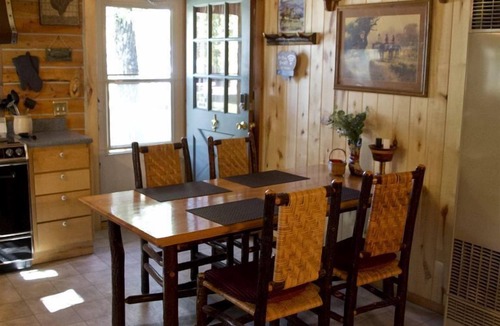 Riverside Cabin | Tranquil Two Bedroom Cabin in Riverside, Wyoming