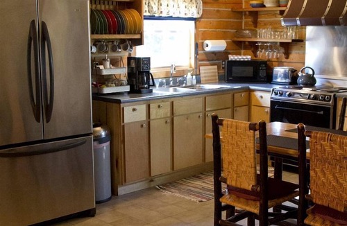 Riverside Cabin | Tranquil Two Bedroom Cabin in Riverside, Wyoming