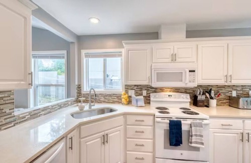 Bonney Lake House | Tranquil Urban Oasis in Bonney Lake