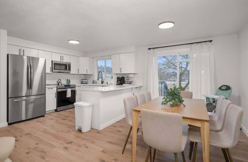 Veradale House | Tranquil Valley Home I Refreshed & Revitalized!