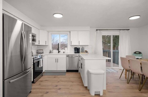 Veradale House | Tranquil Valley Home I Refreshed & Revitalized!