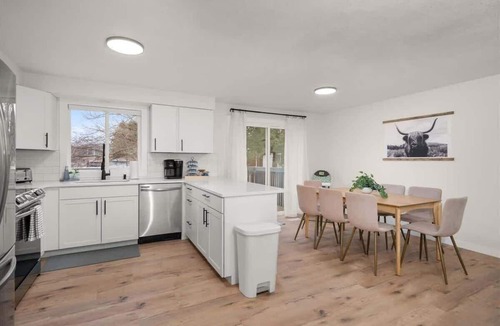 Veradale House | Tranquil Valley Home I Refreshed & Revitalized!