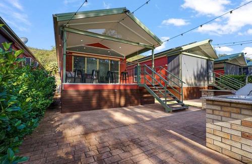 Wisemans Ferry Villa | Tranquil villa by the river.