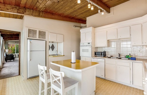 Bainbridge Island House | Tranquil waterfront getaway with inviting outdoor decks & beach access