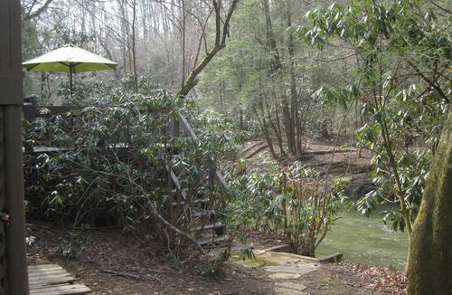 Cashes Valley Cabin | Tranquil Waterfront Cabin