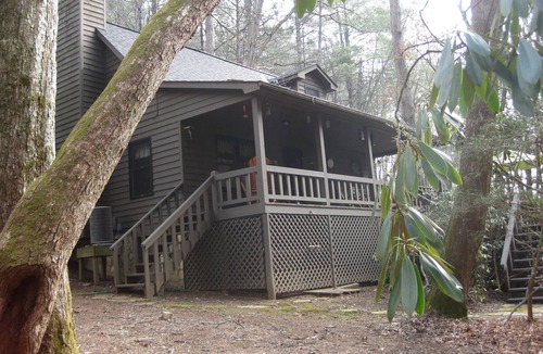 Cashes Valley Cabin | Tranquil Waterfront Cabin