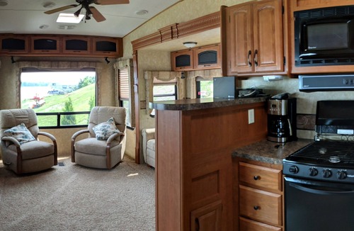 Clarence-Rockland Cottage | Tranquil Waterfront