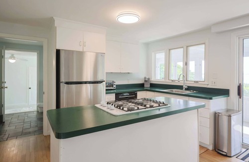 Monument Beach House | Tranquil Waterfront Getaway