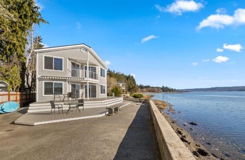 Belfair House | Tranquil Waterfront Home. Private Hot Tub.