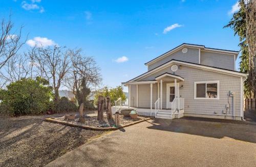 Belfair House | Tranquil Waterfront Home. Private Hot Tub.
