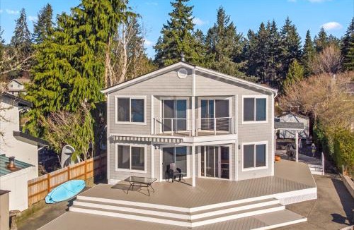Belfair House | Tranquil Waterfront Home. Private Hot Tub.