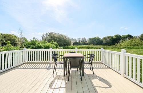 Great Houghton House | Tranquil Waters - Billing Aquadrome