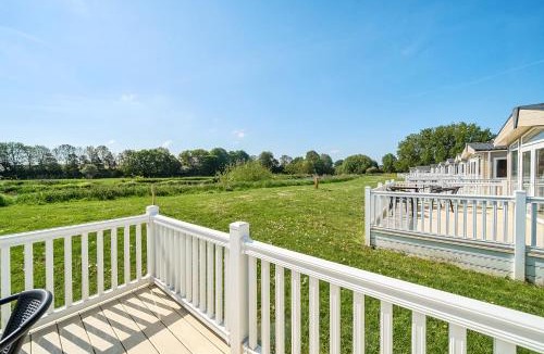 Great Houghton House | Tranquil Waters - Billing Aquadrome