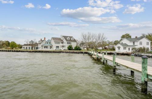 Tilghman House | Tranquil Waters