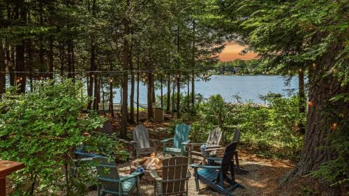 Pocono Summit House | Tranquil Waterside by AvantStay Lakefront Dock Game Room Views
