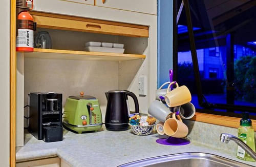 West Harbour House | Tranquil West Haven with Water and Skyline Views