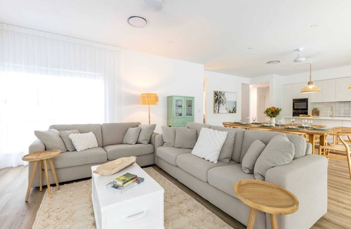 Mooloolaba House | Tranquil Whitehaven Retreat in Mooloolaba