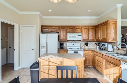 Fort Worth House | Tranquil Woodchase Getaway
