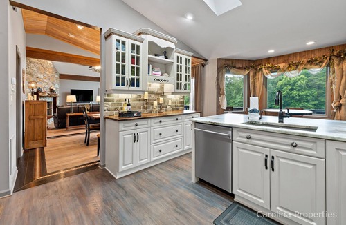 Lake Lure House | TranquiliTee Retreat on Apple Valley Golf course!
