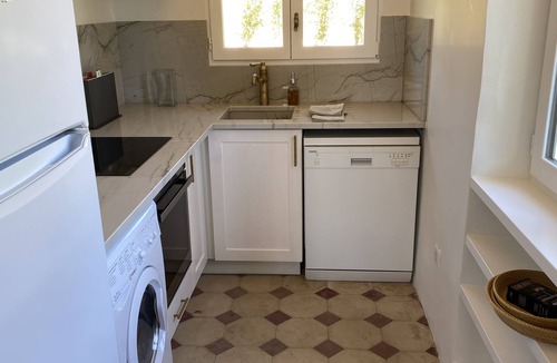 Saint-Cannat Cottage | Tranquility among the olive trees