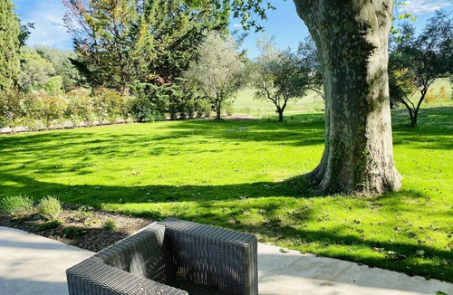 Saint-Cannat Cottage | Tranquility among the olive trees