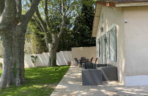 Saint-Cannat Cottage | Tranquility among the olive trees