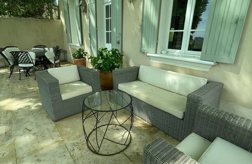 Saint-Cannat Cottage | Tranquility among the olive trees