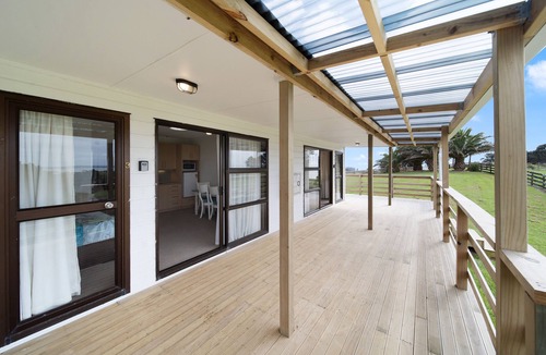 Awhitu Apartment | Tranquility and comfort.