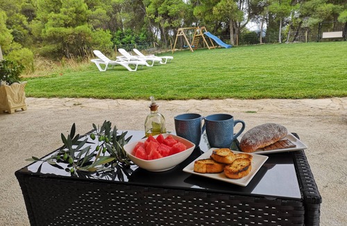 La Portellada House | tranquility and absolute privacy in the middle of nature