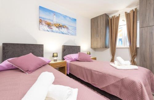 Mokosica Apartment | Tranquility and Nature in 4 Bedroom with Sea View