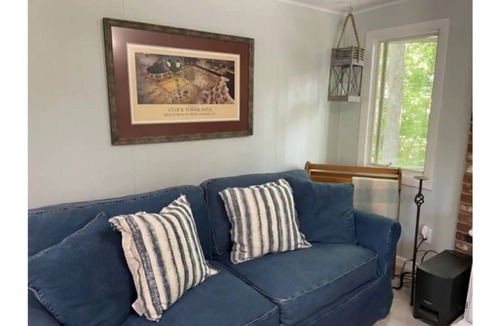 Lebanon House | Tranquility awaits on Amston Lake!