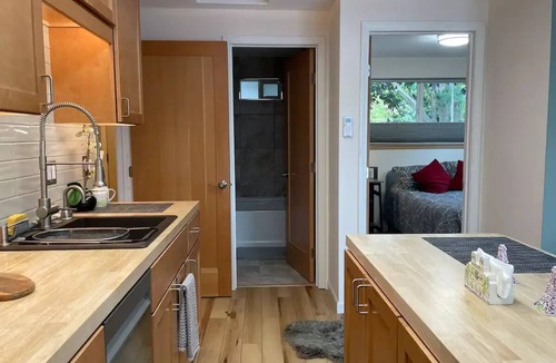 Hood River House | Tranquility Base: 1 BR 1 BA Hood River