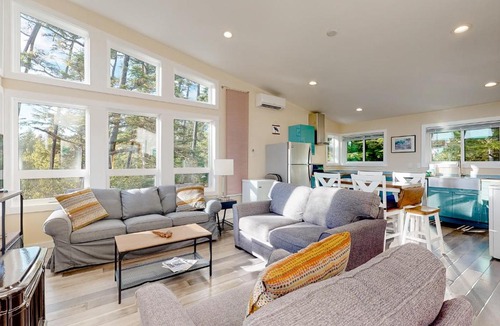 Nehalem House | Tranquility Base