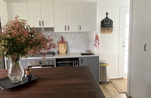 Karraganbah House | Tranquility by the Lake