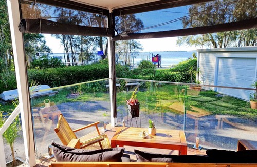 Karraganbah House | Tranquility by the Lake