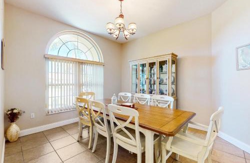 Deep Creek House | Tranquility by the Lake