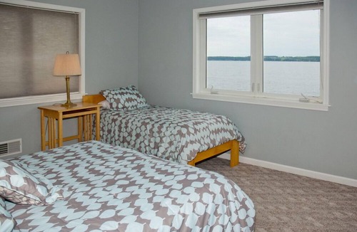 Oaks Corners Cottage | Tranquility:"Close to Downtown Geneva + Seneca Lake Wine Trail Retreat!"