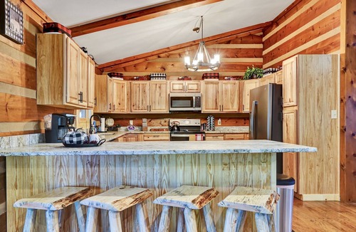 Cleveland Cabin | Tranquility close to the Ocoee with a private country setting
