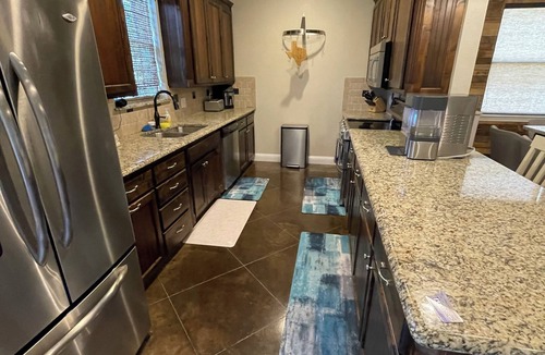 Carolyn Estates House | Tranquility Cove Lakehouse. Hot Tub! Family-Friendly, Newly Renovated