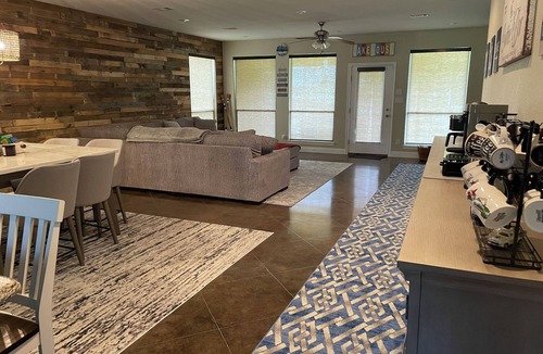 Carolyn Estates House | Tranquility Cove Lakehouse. Hot Tub! Family-Friendly, Newly Renovated