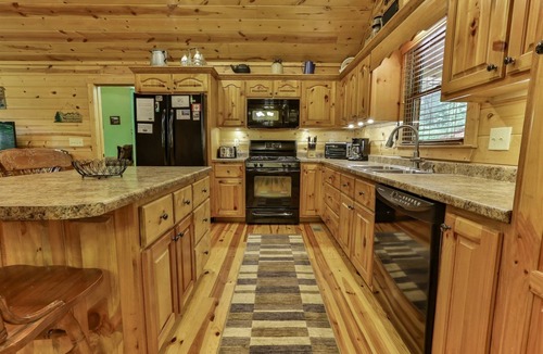 Ellijay Cabin | Tranquility On The Creek