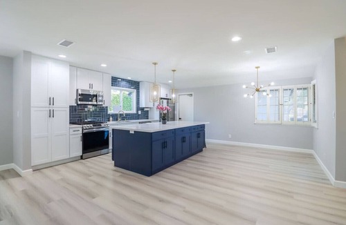 Canoga Park House | Tranquility peaceful Home Topanga Village/Mall