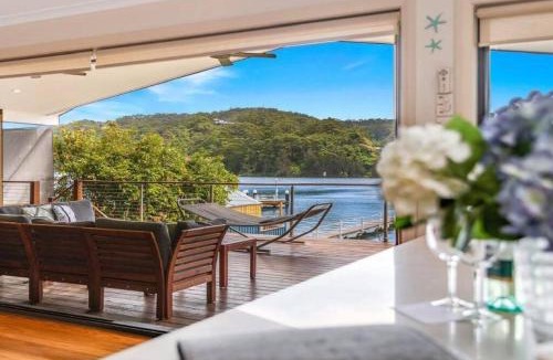 Woy Woy Apartment | Tranquility with Spa & Jetty